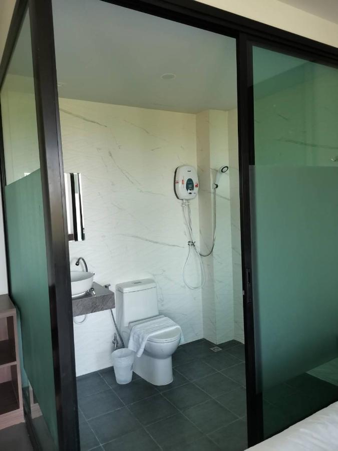 Yamin Seaview Hotel Phuket Exterior photo