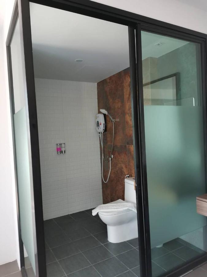 Yamin Seaview Hotel Phuket Exterior photo